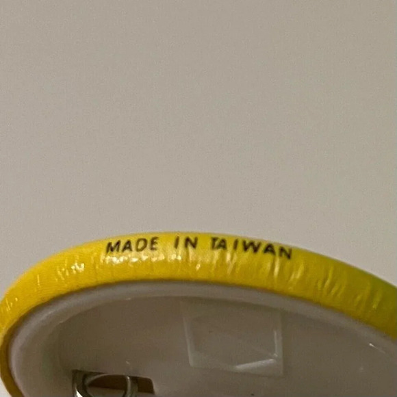 Vintage 1990 Lot of 6 TMNT Ninja Turtles Buttons 1.25 Inch - Picture 13 of 16